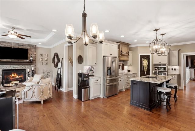 82 Pikes Peak Way, Bowling Green, KY 42104