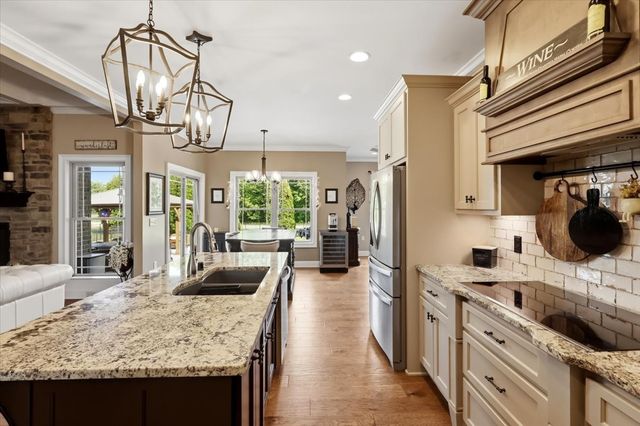 82 Pikes Peak Way, Bowling Green, KY 42104