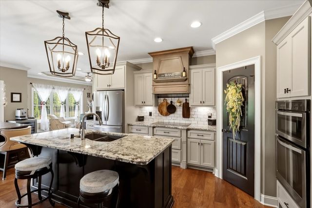 82 Pikes Peak Way, Bowling Green, KY 42104
