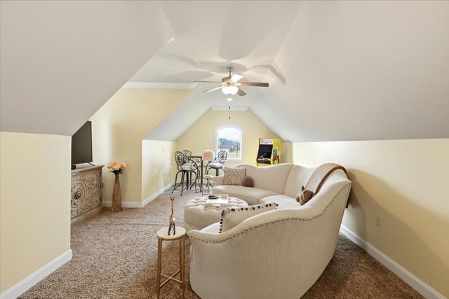 82 Pikes Peak Way, Bowling Green, KY 42104