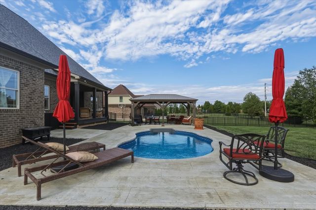 82 Pikes Peak Way, Bowling Green, KY 42104