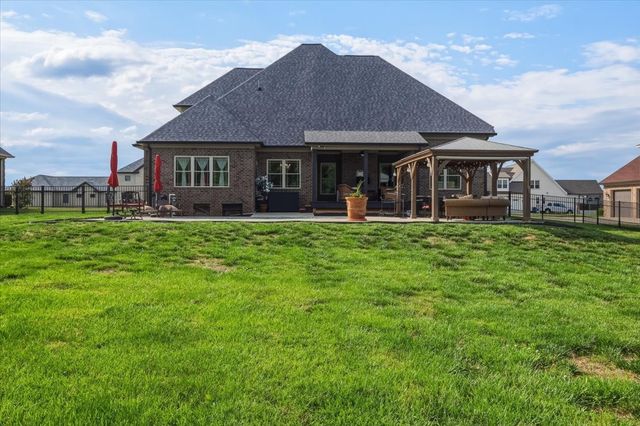 82 Pikes Peak Way, Bowling Green, KY 42104
