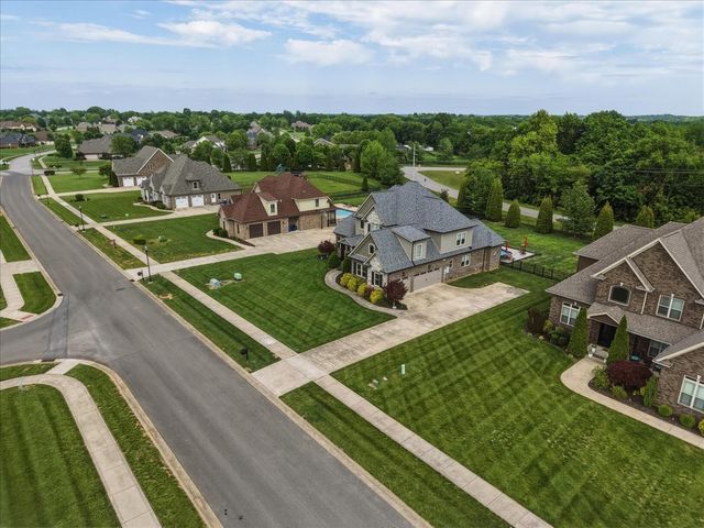 82 Pikes Peak Way, Bowling Green, KY 42104