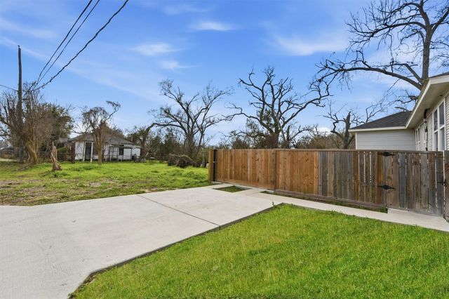 5715 Enid Street, Houston, TX 77009