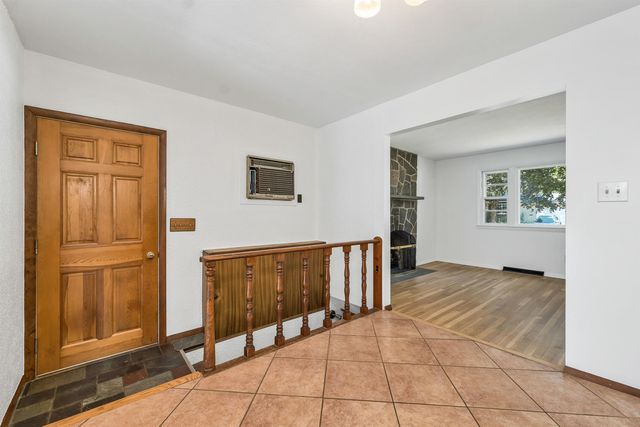 19 Suzanne Drive, Portsmouth, NH 03801