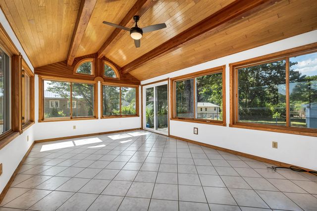 19 Suzanne Drive, Portsmouth, NH 03801