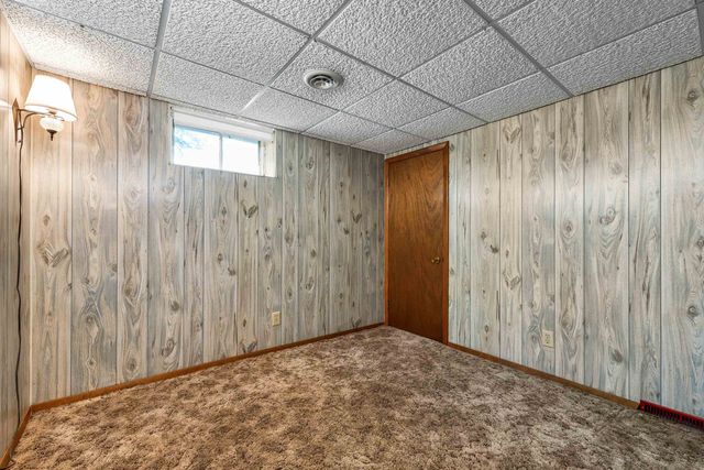 19 Suzanne Drive, Portsmouth, NH 03801