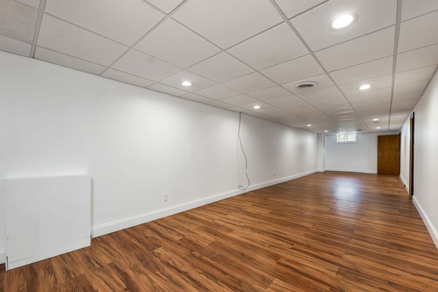 19 Suzanne Drive, Portsmouth, NH 03801