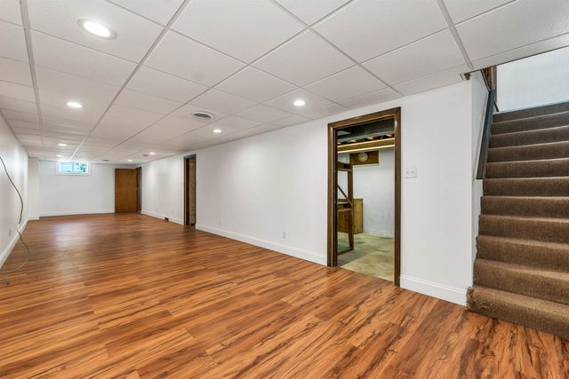 19 Suzanne Drive, Portsmouth, NH 03801