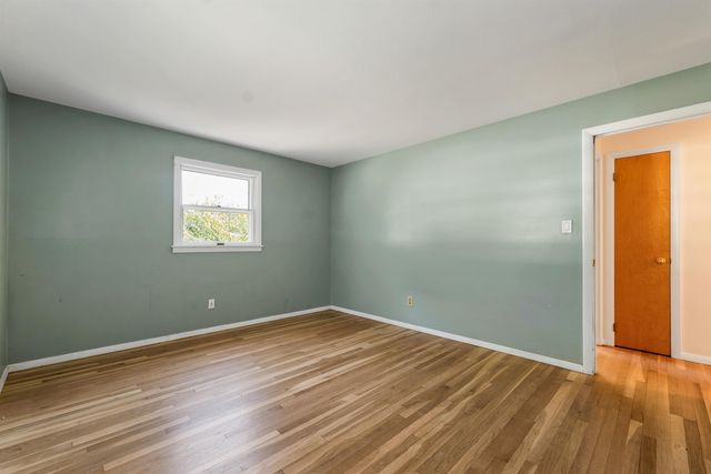 19 Suzanne Drive, Portsmouth, NH 03801
