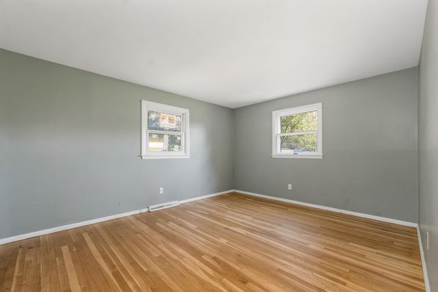 19 Suzanne Drive, Portsmouth, NH 03801