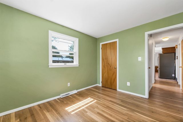 19 Suzanne Drive, Portsmouth, NH 03801
