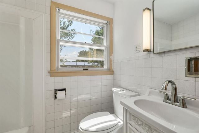 19 Suzanne Drive, Portsmouth, NH 03801