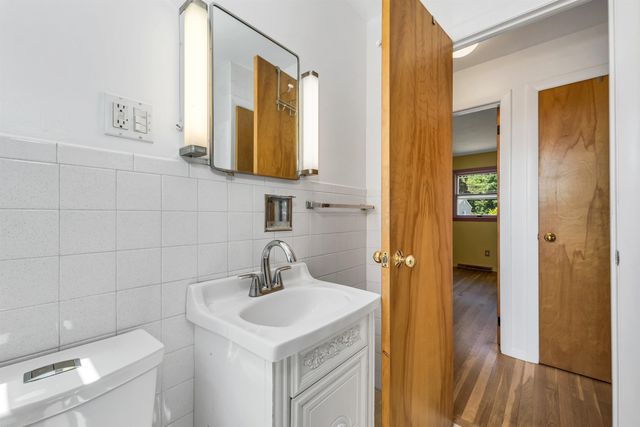 19 Suzanne Drive, Portsmouth, NH 03801