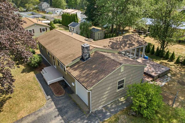 19 Suzanne Drive, Portsmouth, NH 03801