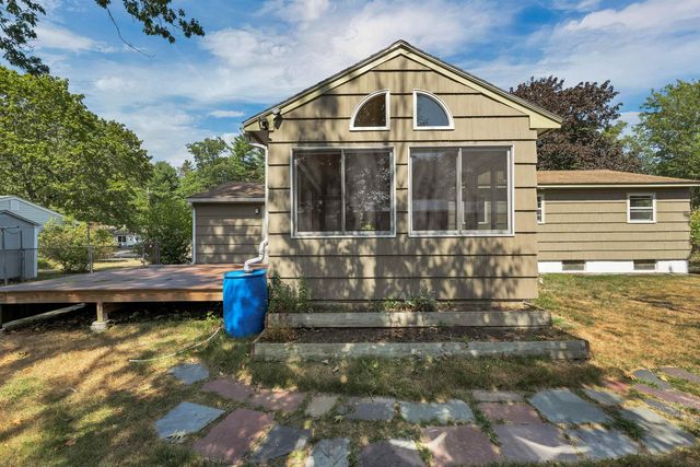 19 Suzanne Drive, Portsmouth, NH 03801