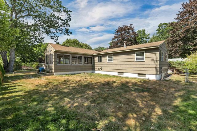 19 Suzanne Drive, Portsmouth, NH 03801