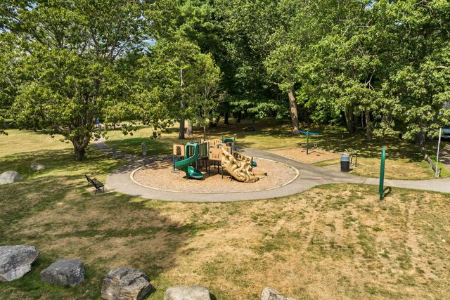 19 Suzanne Drive, Portsmouth, NH 03801
