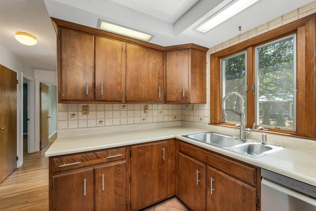 19 Suzanne Drive, Portsmouth, NH 03801