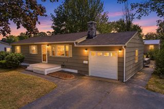 19 Suzanne Drive, Portsmouth, NH 03801