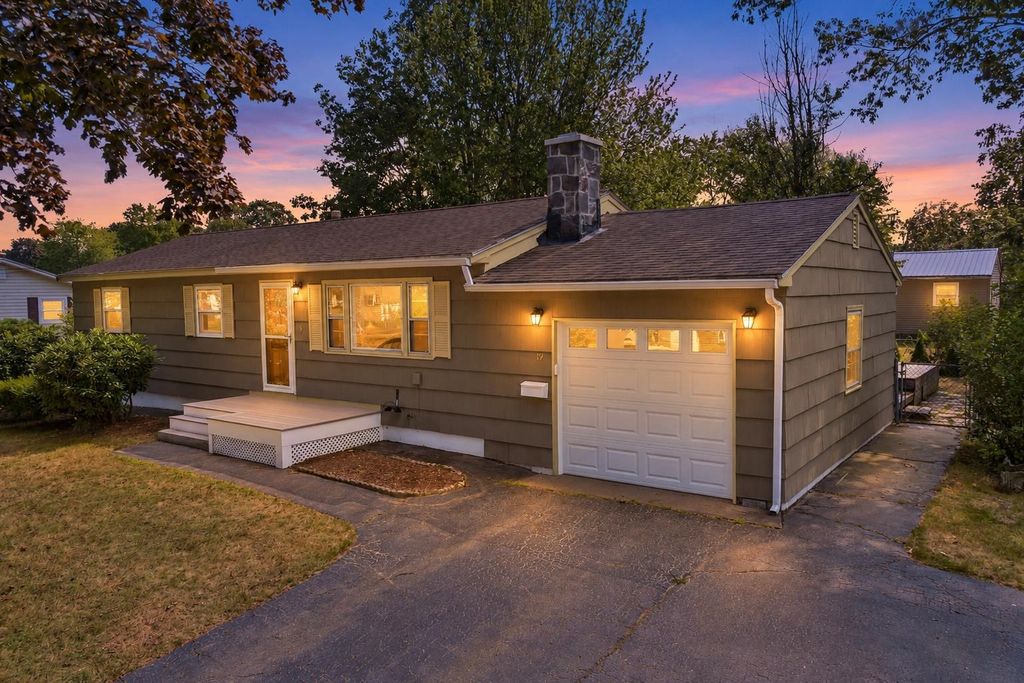 19 Suzanne Drive, Portsmouth, NH 03801