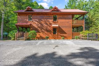 1827 Elk Springs Way, Gatlinburg, TN 37738