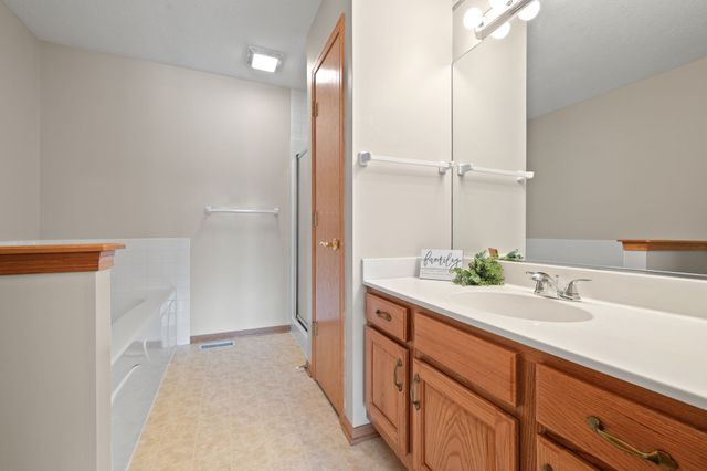 402 NW 27th Street, Ankeny, IA 50023