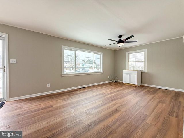17 GENE AVE, New Castle, DE 19720