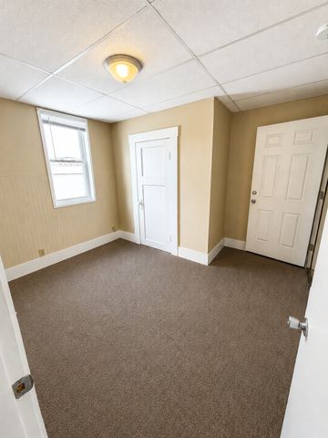 120 N Howard Street, Indianola, IA 50125