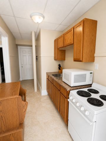 120 N Howard Street, Indianola, IA 50125