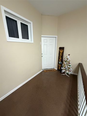 120 N Howard Street, Indianola, IA 50125