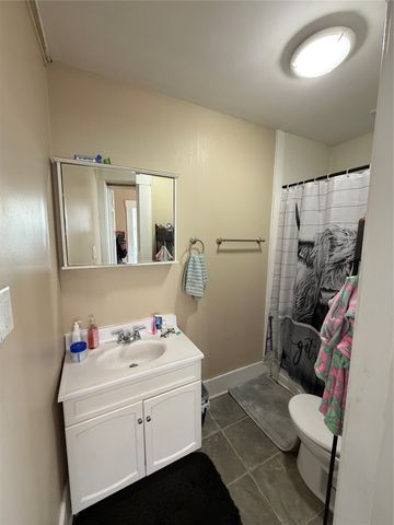 120 N Howard Street, Indianola, IA 50125