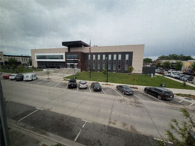 120 N Howard Street, Indianola, IA 50125