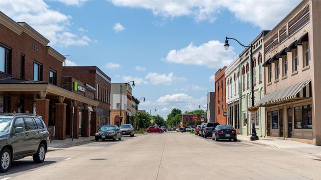 120 N Howard Street, Indianola, IA 50125