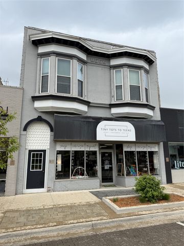 120 N Howard Street, Indianola, IA 50125