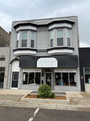 120 N Howard Street, Indianola, IA 50125