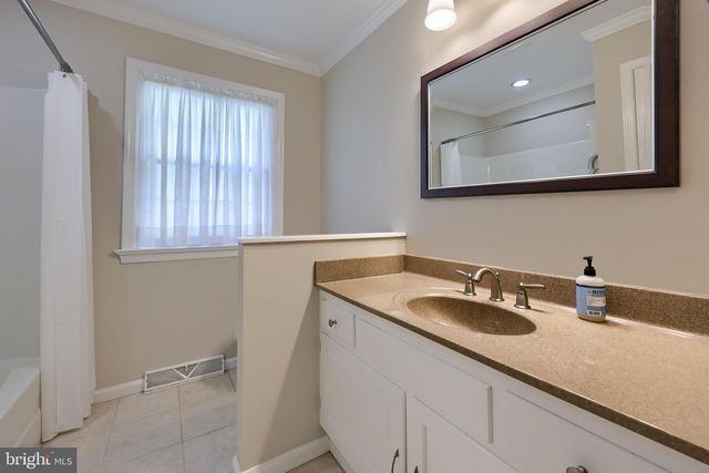 26 GREEN ACRE RD, Lititz, PA 17543