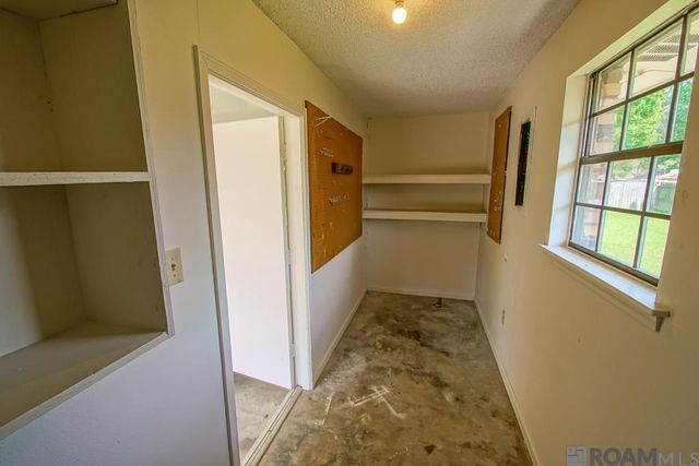 5634 Tee Dr, Zachary, LA 70791