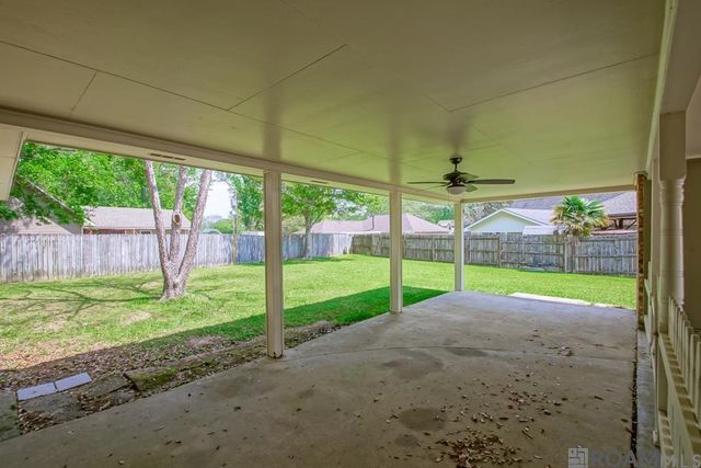 5634 Tee Dr, Zachary, LA 70791