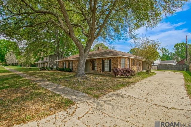 5634 Tee Dr, Zachary, LA 70791