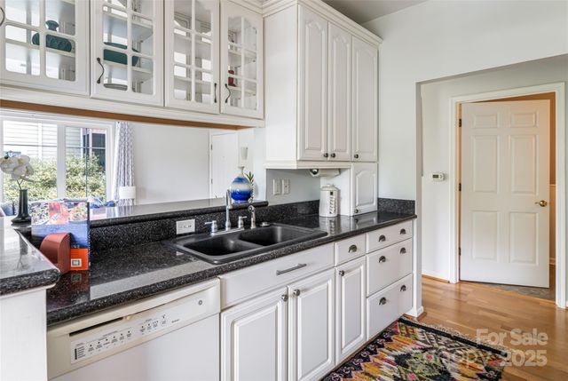 64 Clingman Avenue 207, Asheville, NC 28801