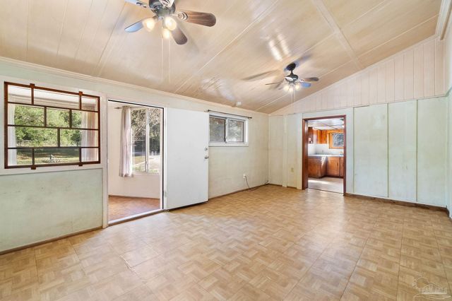 5413 Hamilton Bridge Rd, Milton, FL 32570