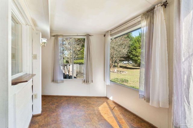 5413 Hamilton Bridge Rd, Milton, FL 32570