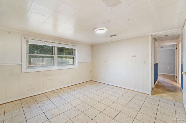 5413 Hamilton Bridge Rd, Milton, FL 32570