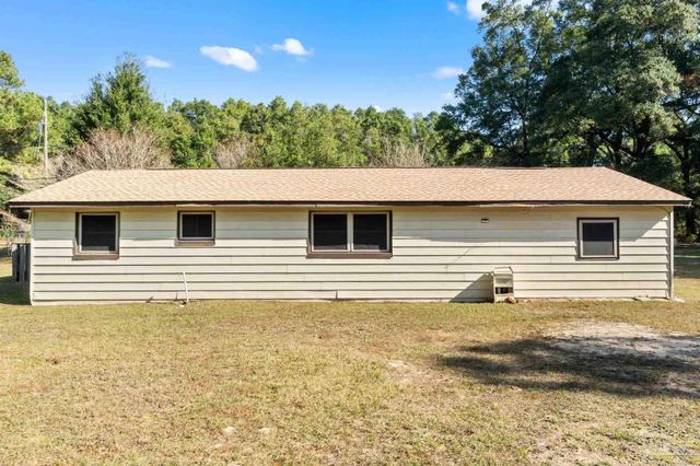 5413 Hamilton Bridge Rd, Milton, FL 32570