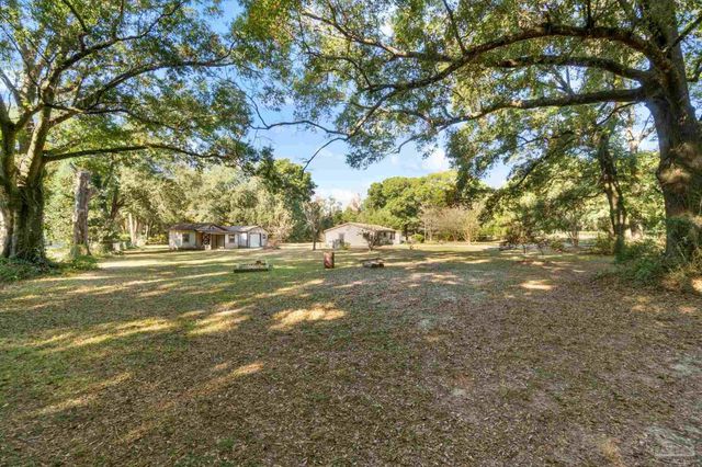 5413 Hamilton Bridge Rd, Milton, FL 32570