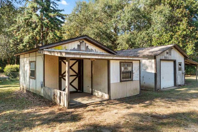 5413 Hamilton Bridge Rd, Milton, FL 32570