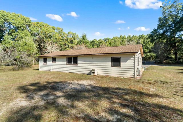 5413 Hamilton Bridge Rd, Milton, FL 32570