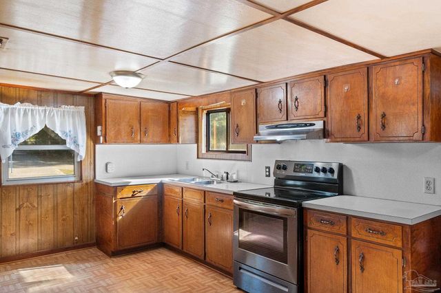 5413 Hamilton Bridge Rd, Milton, FL 32570