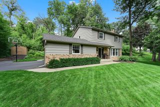 5920 Maplewood Lane, Minnetonka, MN 55345